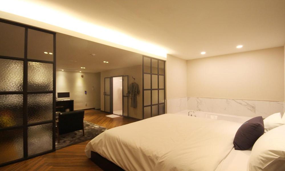 Iksan 4 Seasons Hotel Exterior photo